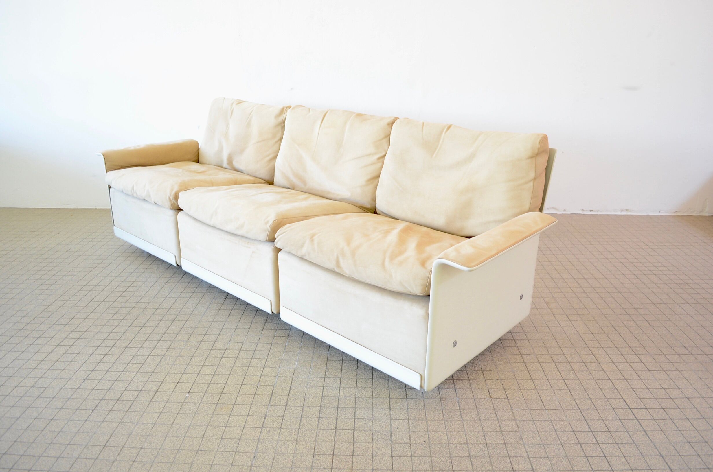 Vitsoe 620 sofa
