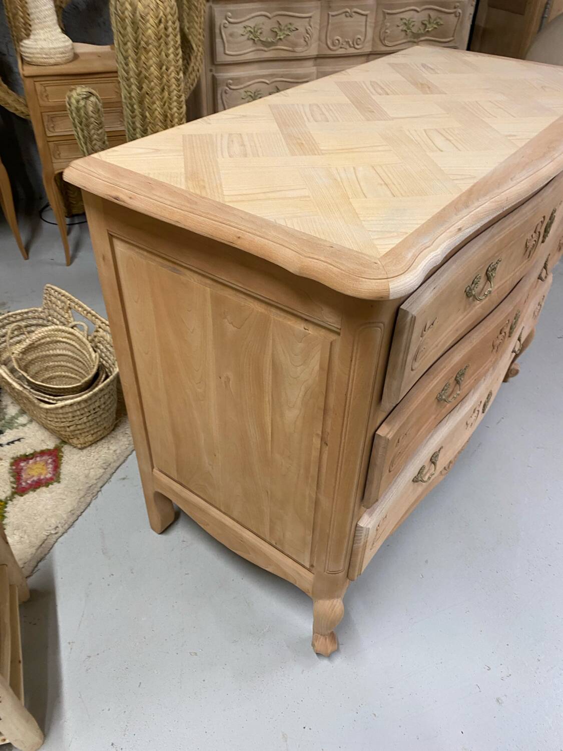 Commode louis XV en bois brut