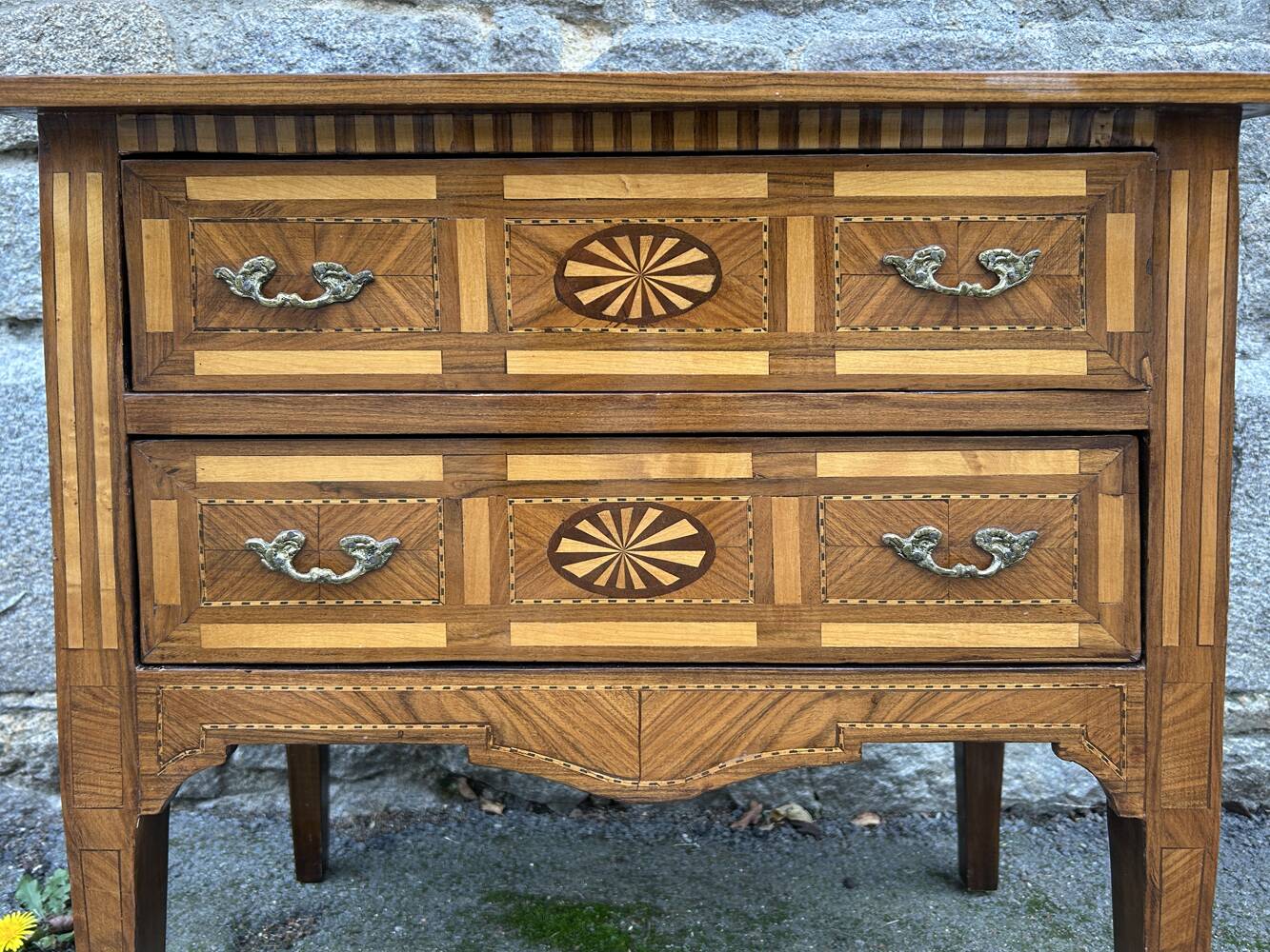 Commode d’appoint Empire tardif en marqueterie fine – fin XIXᵉ siècle