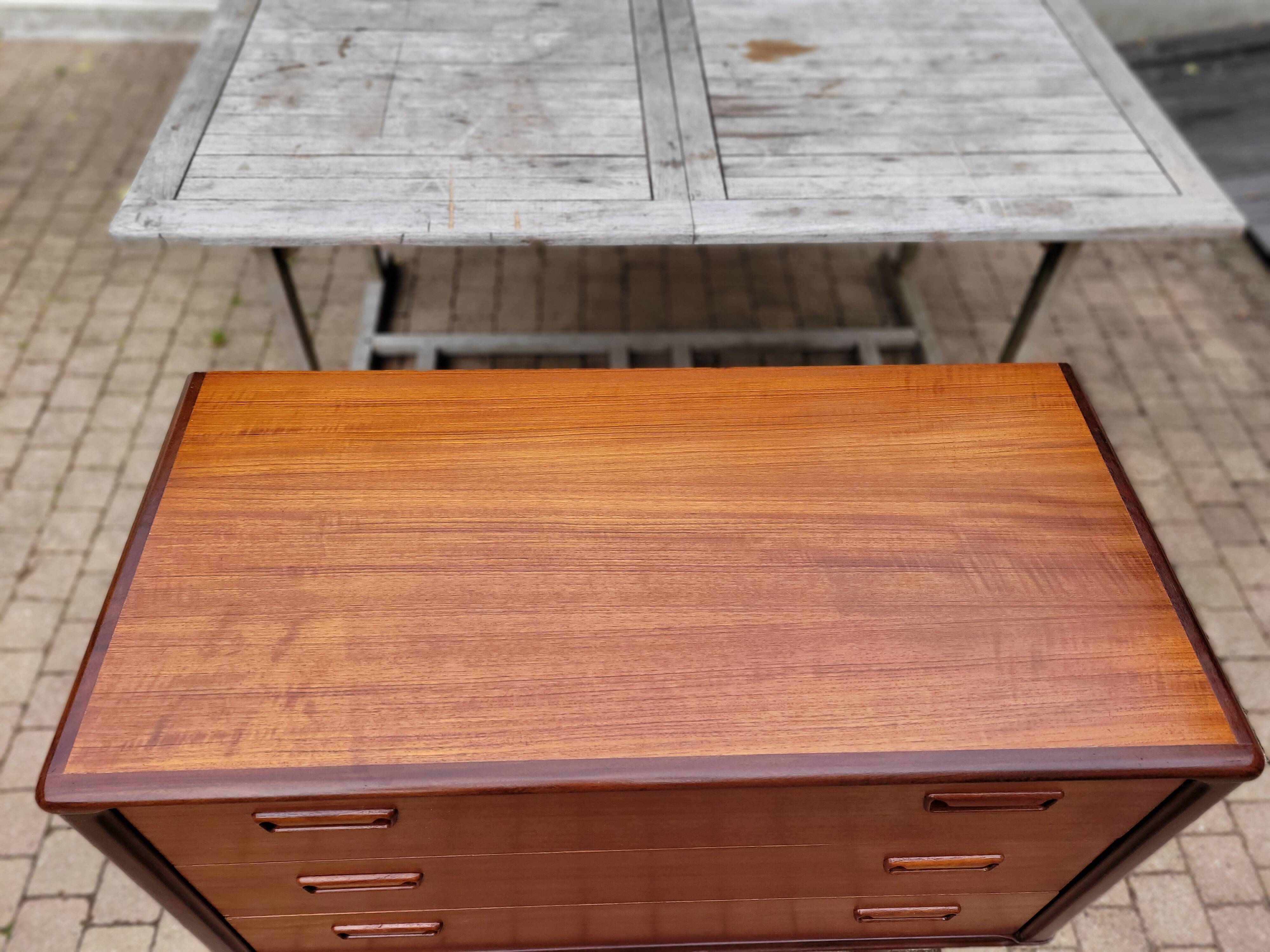 Vintage teak chest of drawers