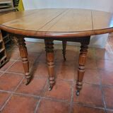 Round table 6 feet in oak with extension
