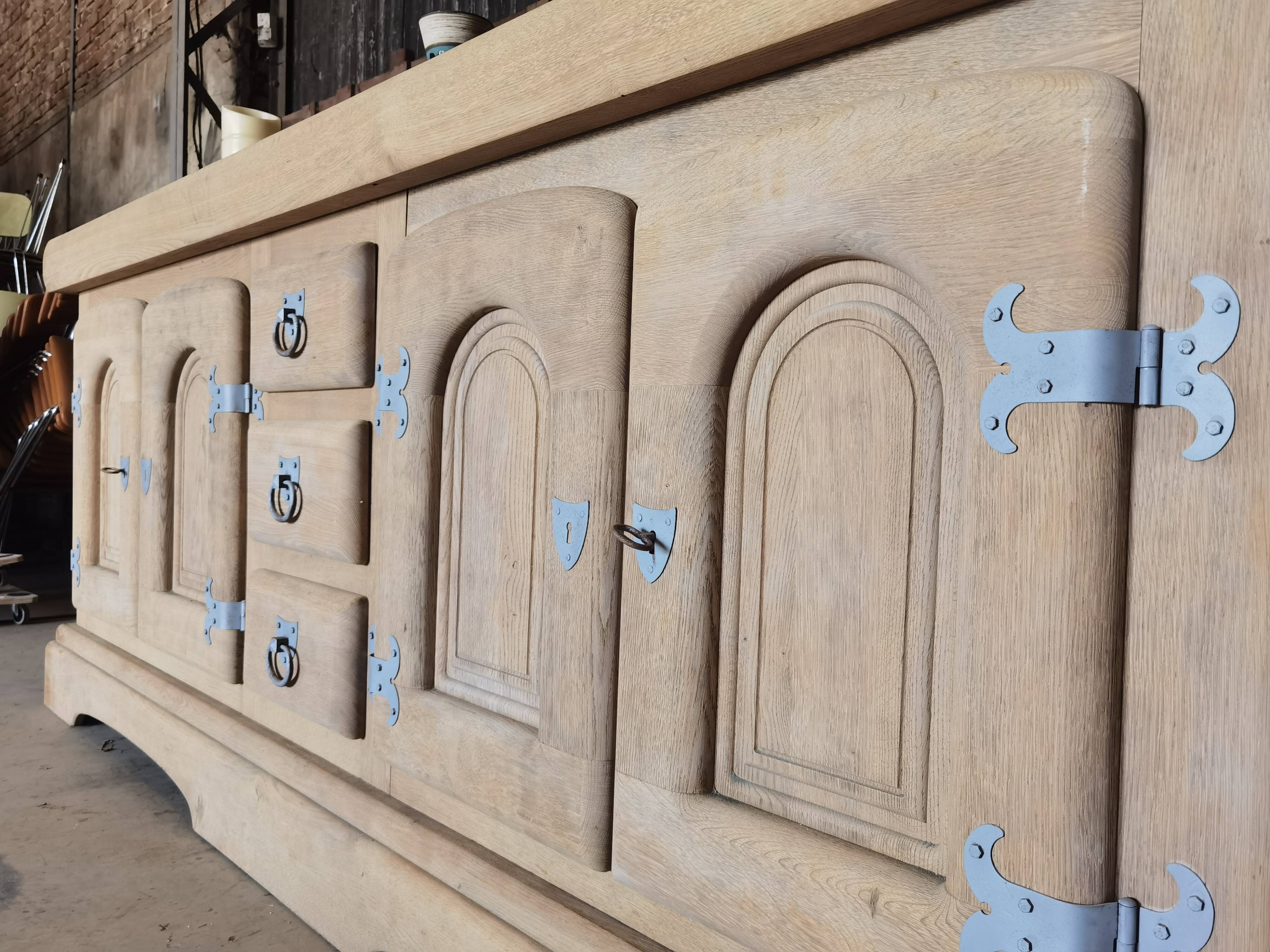 Crude massive buffet