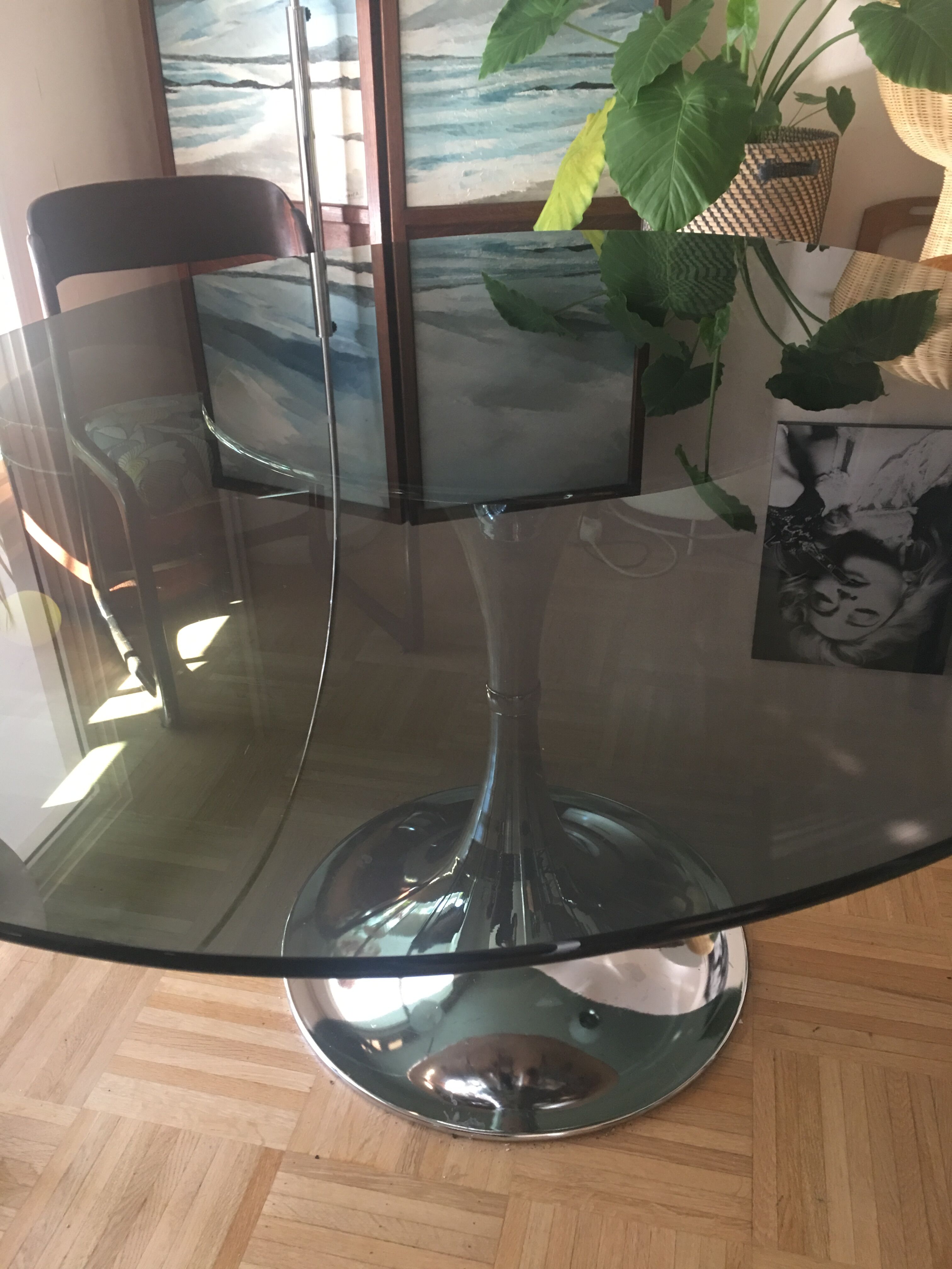 Table foot Tulip smoked glass tray