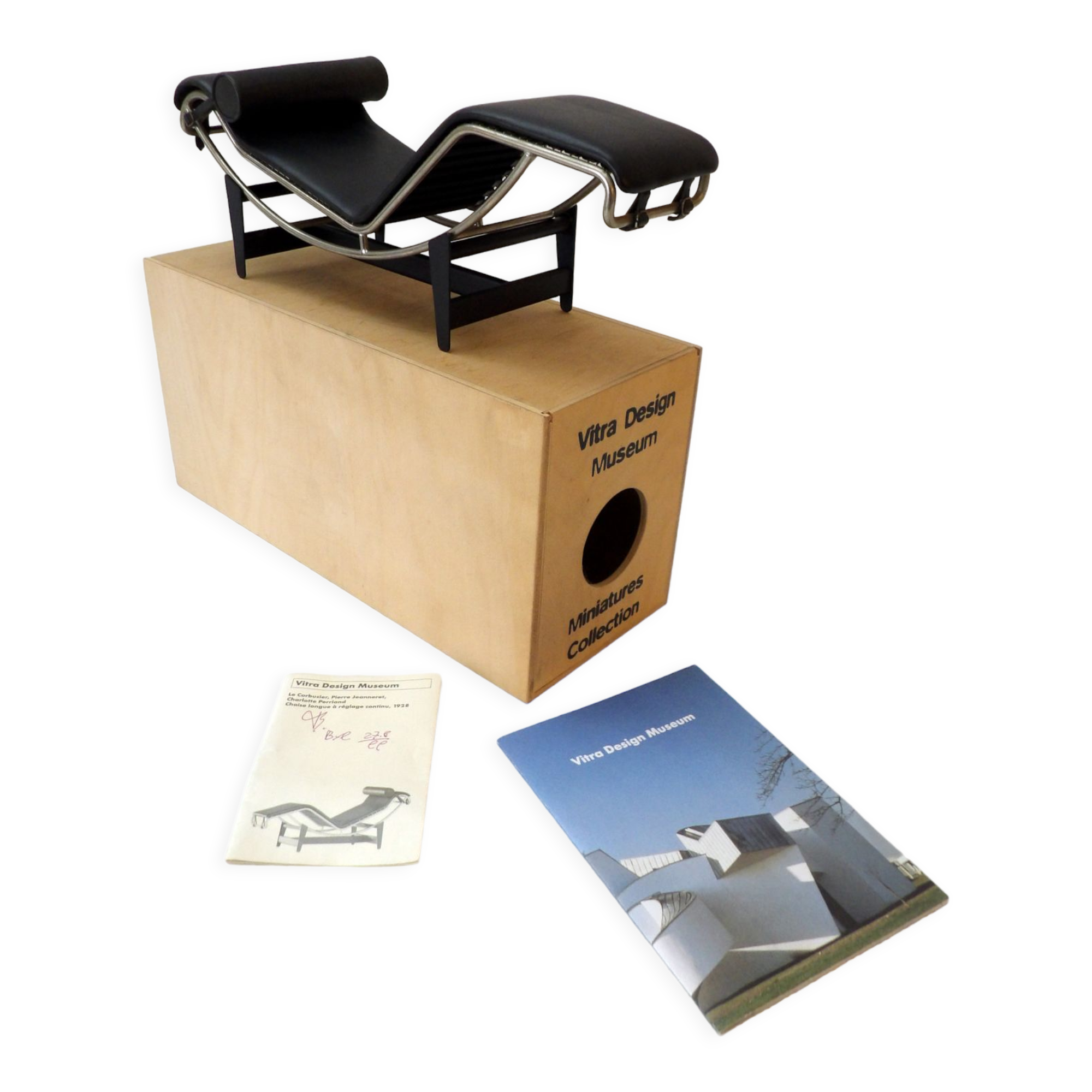 Vitra Museum Miniature Le Corbusier chaise longue Modernisme