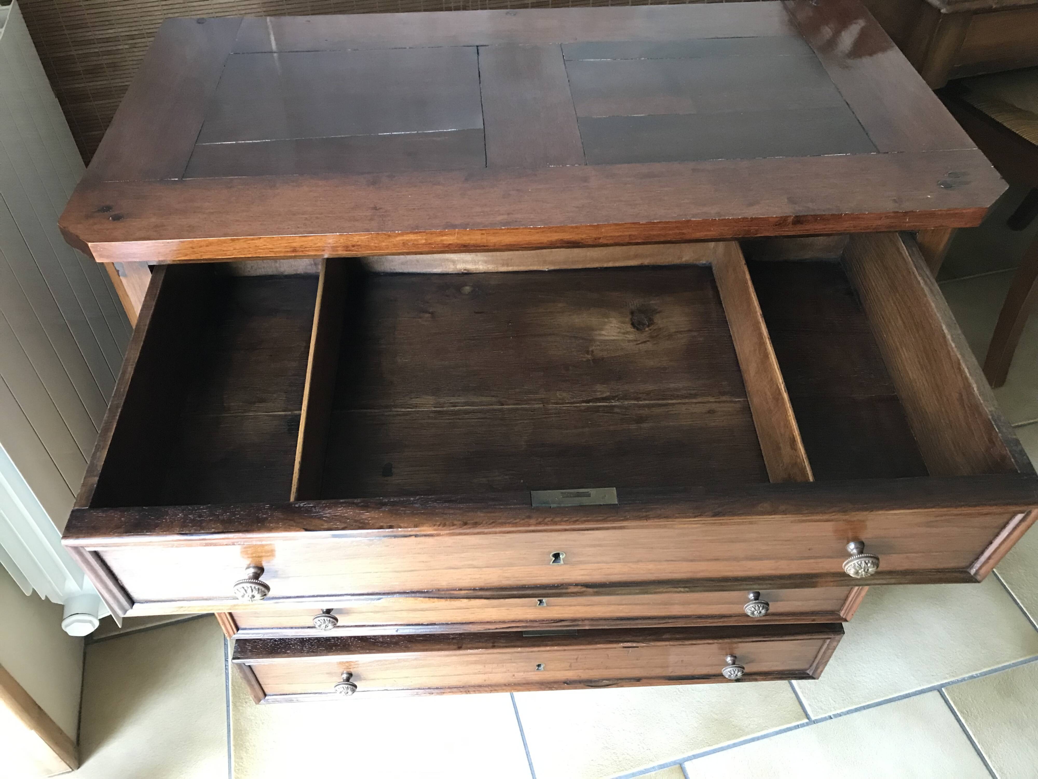 Small chest of drawers from the end of the 19th century