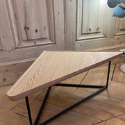 Table basse modèle « torei » designer luca nichetto éditeur cassina