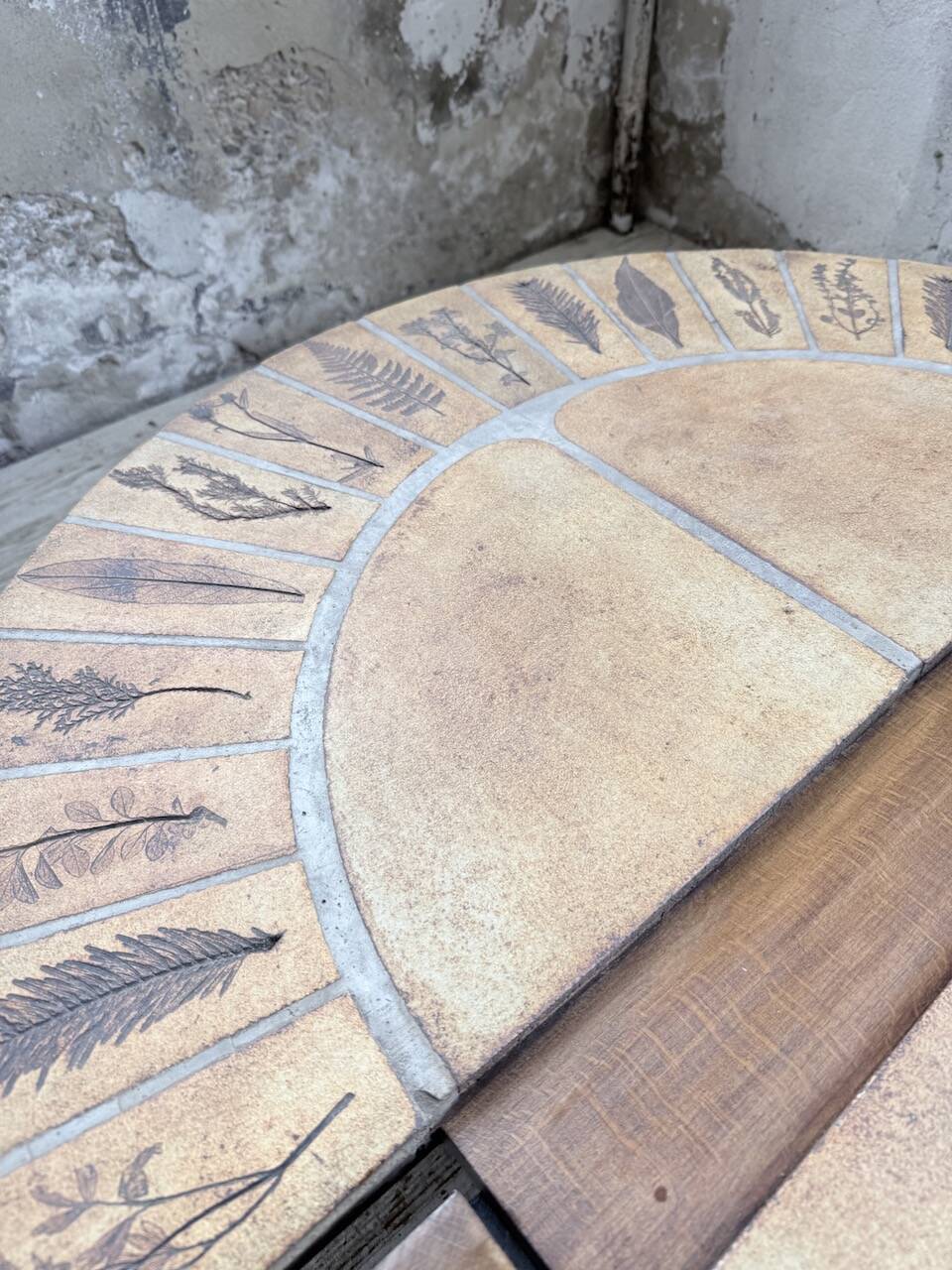 Table basse Roger Capron « grain de café »