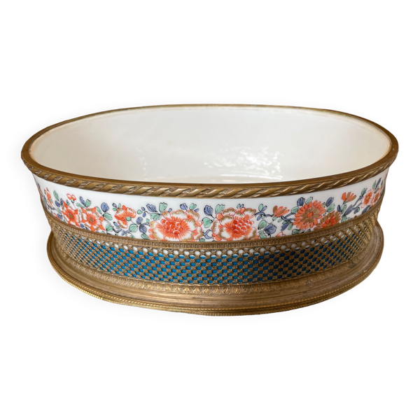 Jardinière en porcelaine à décor japonisant, socle et cerclage en laiton doré, XXe — Beyit