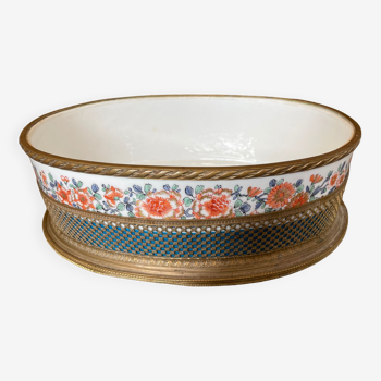 Porcelain planter with Japanese decoration, gilded brass base and rim, 20th century