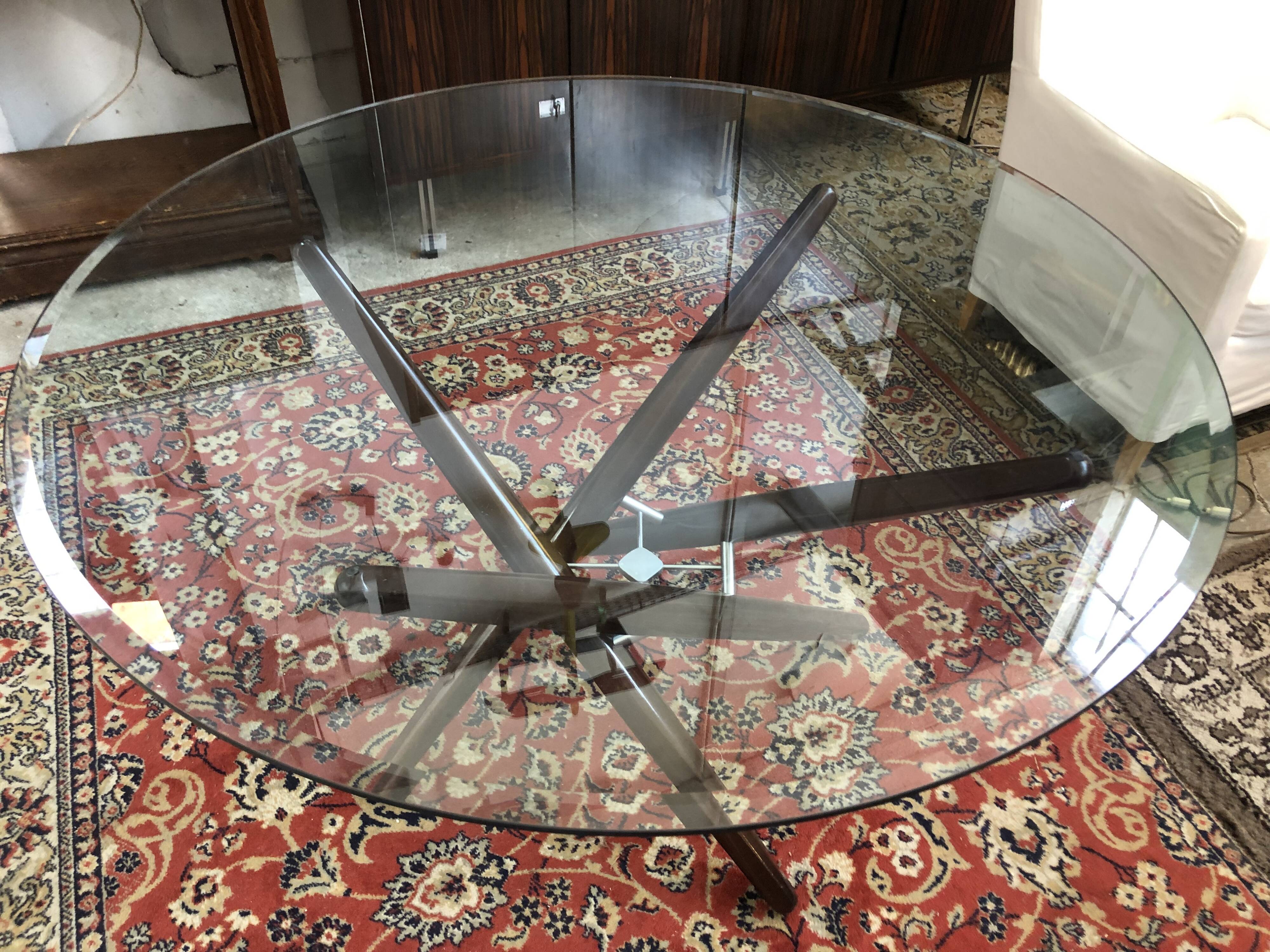 Round table rock and bobois