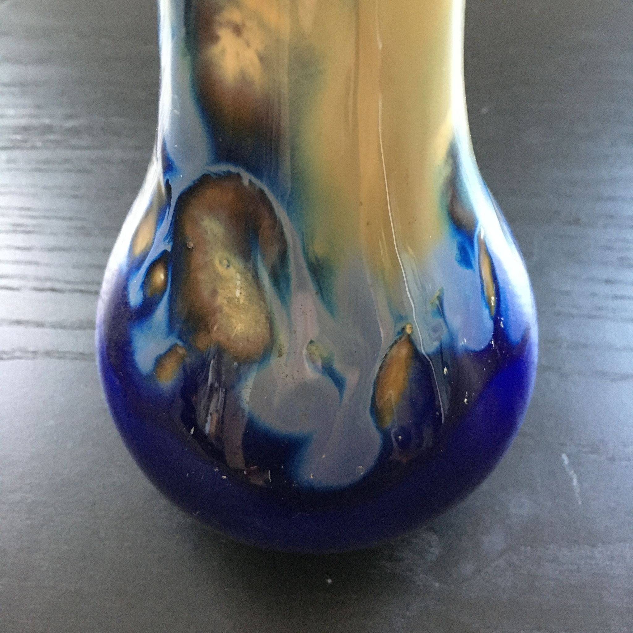 Vase bleu flammé