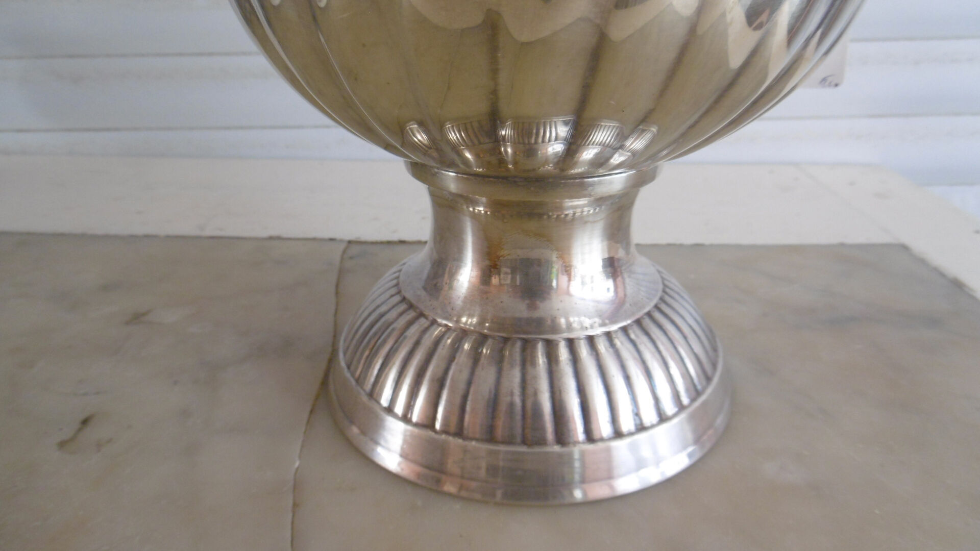Medicis style champagne bucket in silver metal