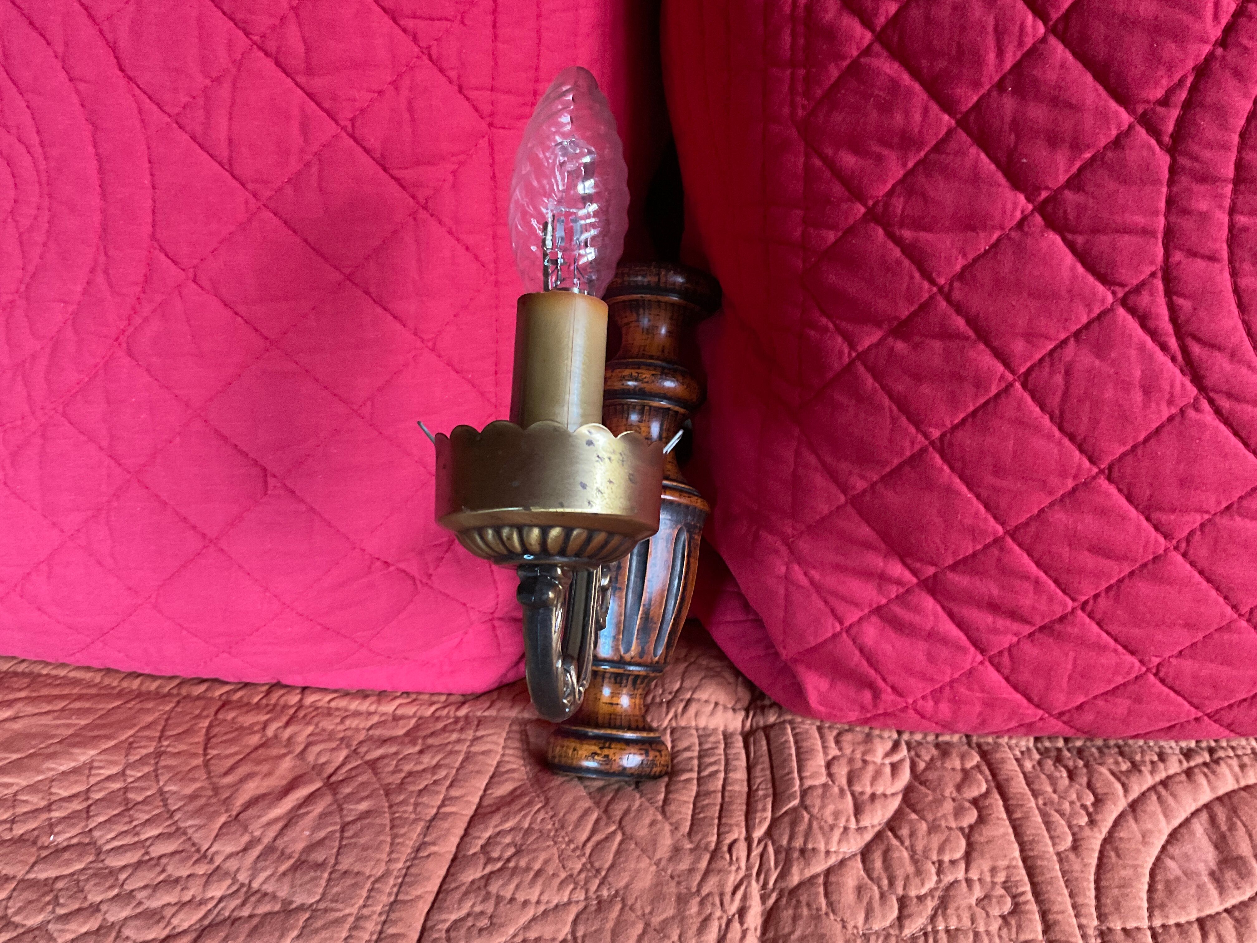 Antique wall lamp in brass and wood