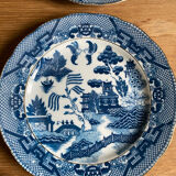 Blue Willow dessert plate service