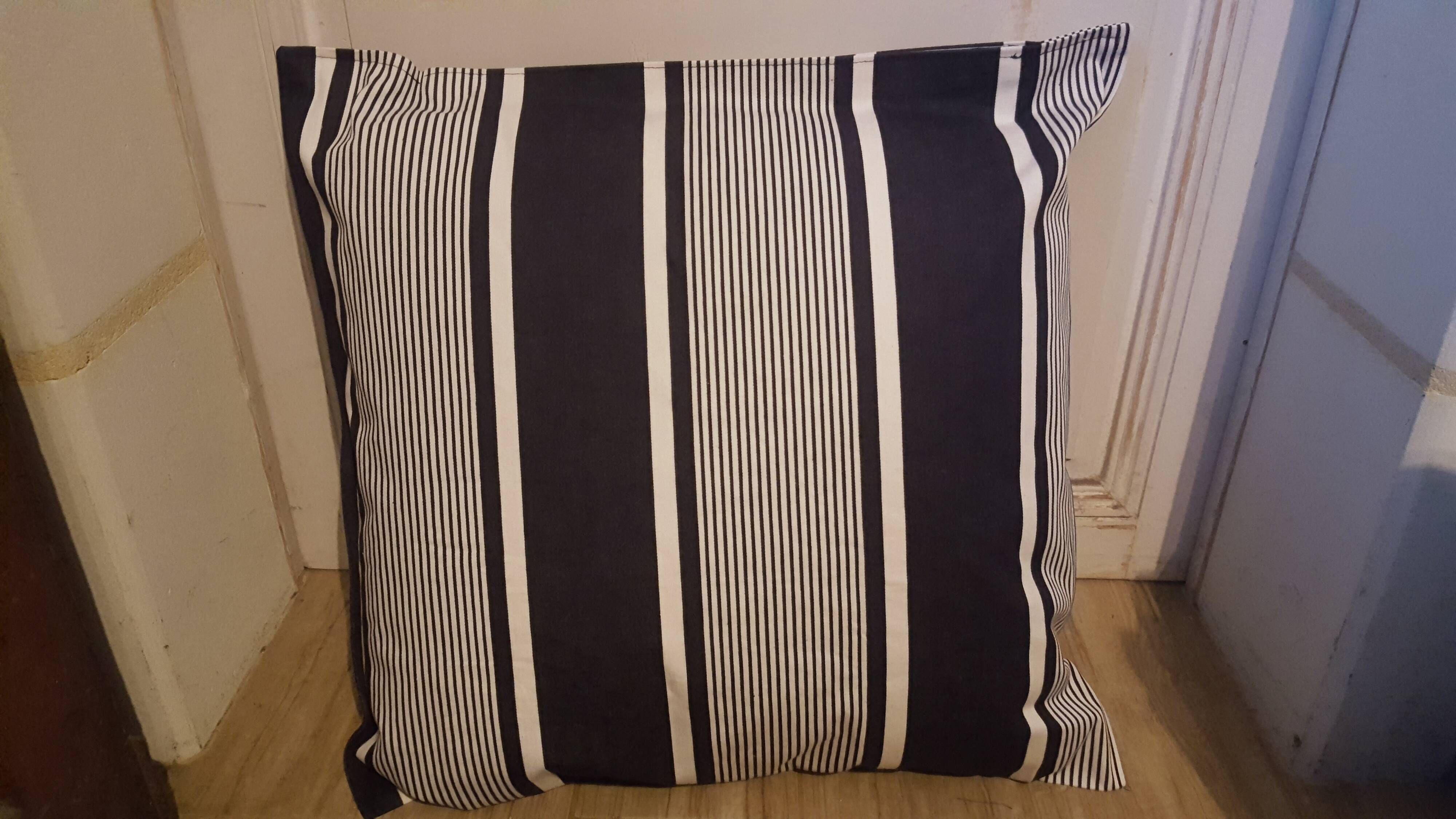 Coussin toile à matelas 50×50