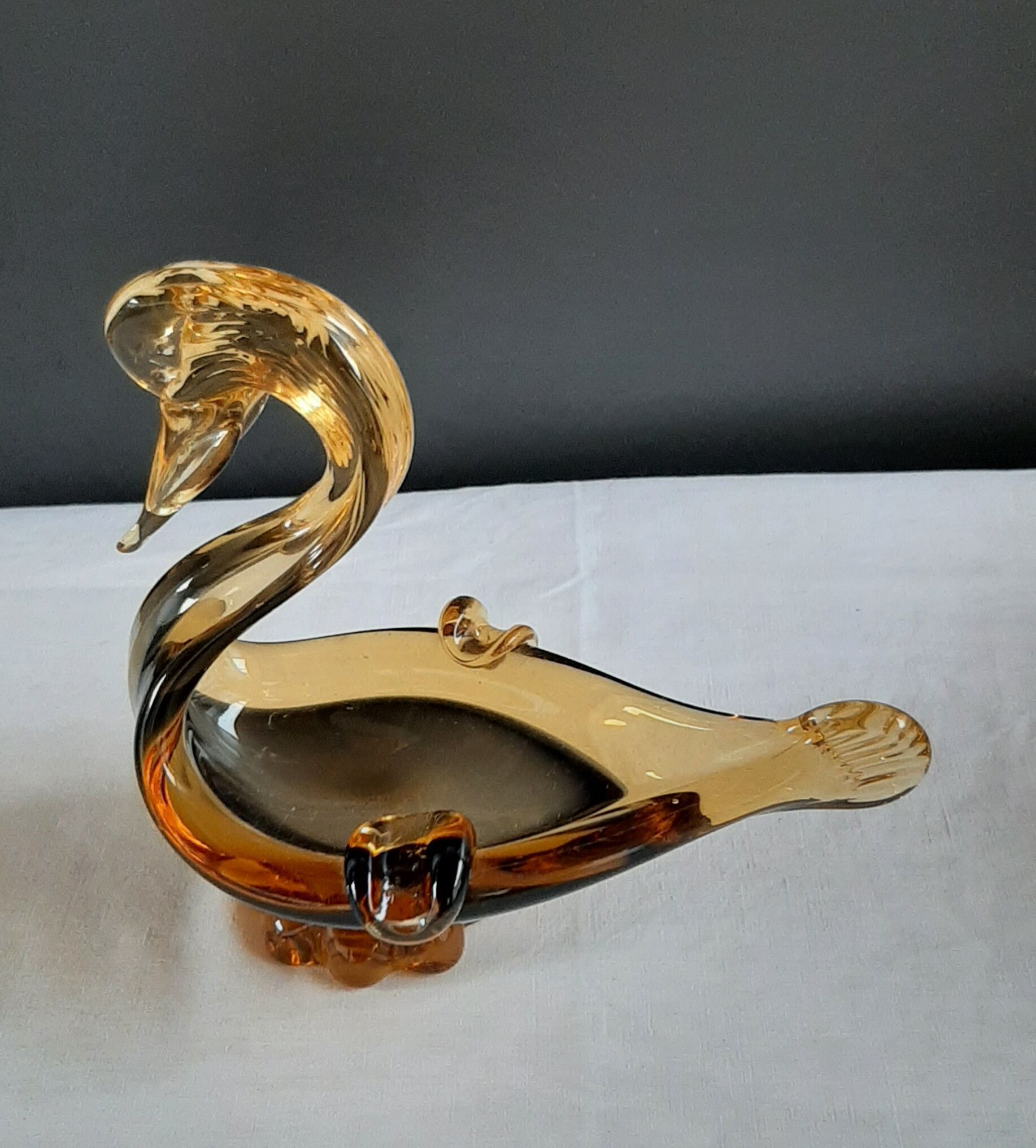 Ashtray Swan
