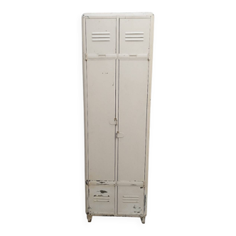 Vintage metal 2-door locker