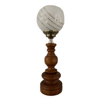 Lampe vintage des années 60-70 en bois et opaline