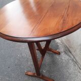 Folding coffee table