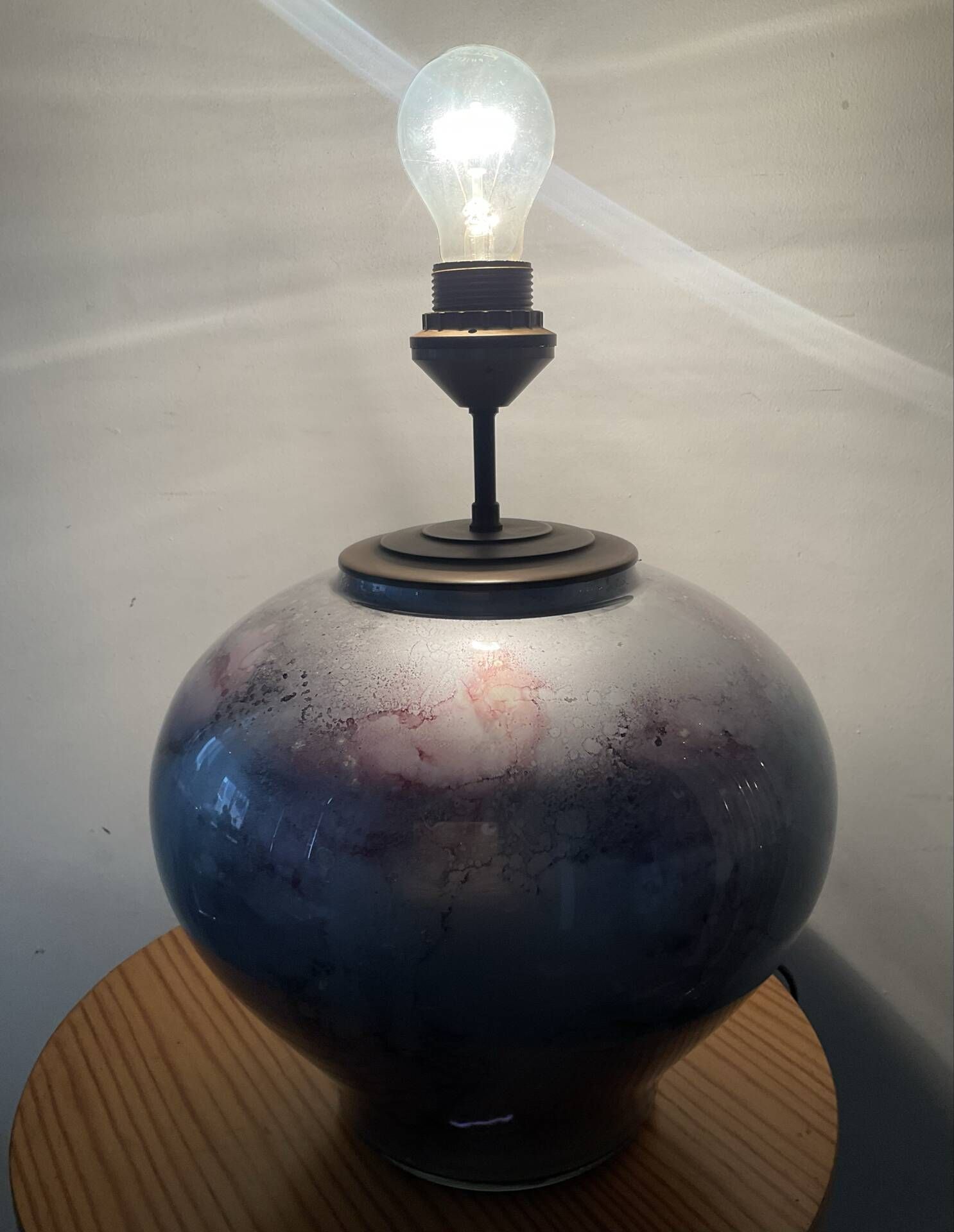 Unique lamp base Laque Line in eglomisé glass from the 70s-80s.