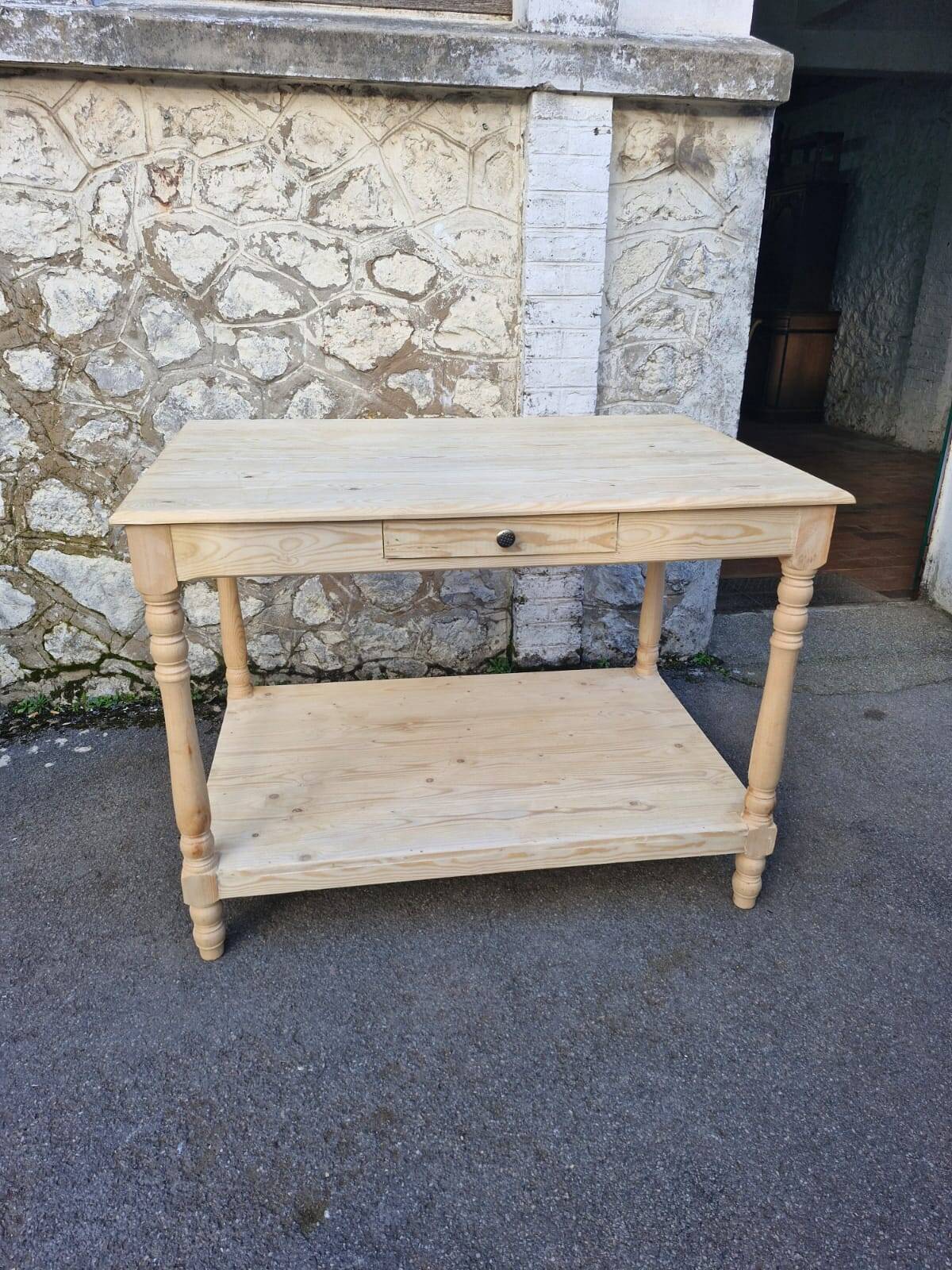 Cloth table