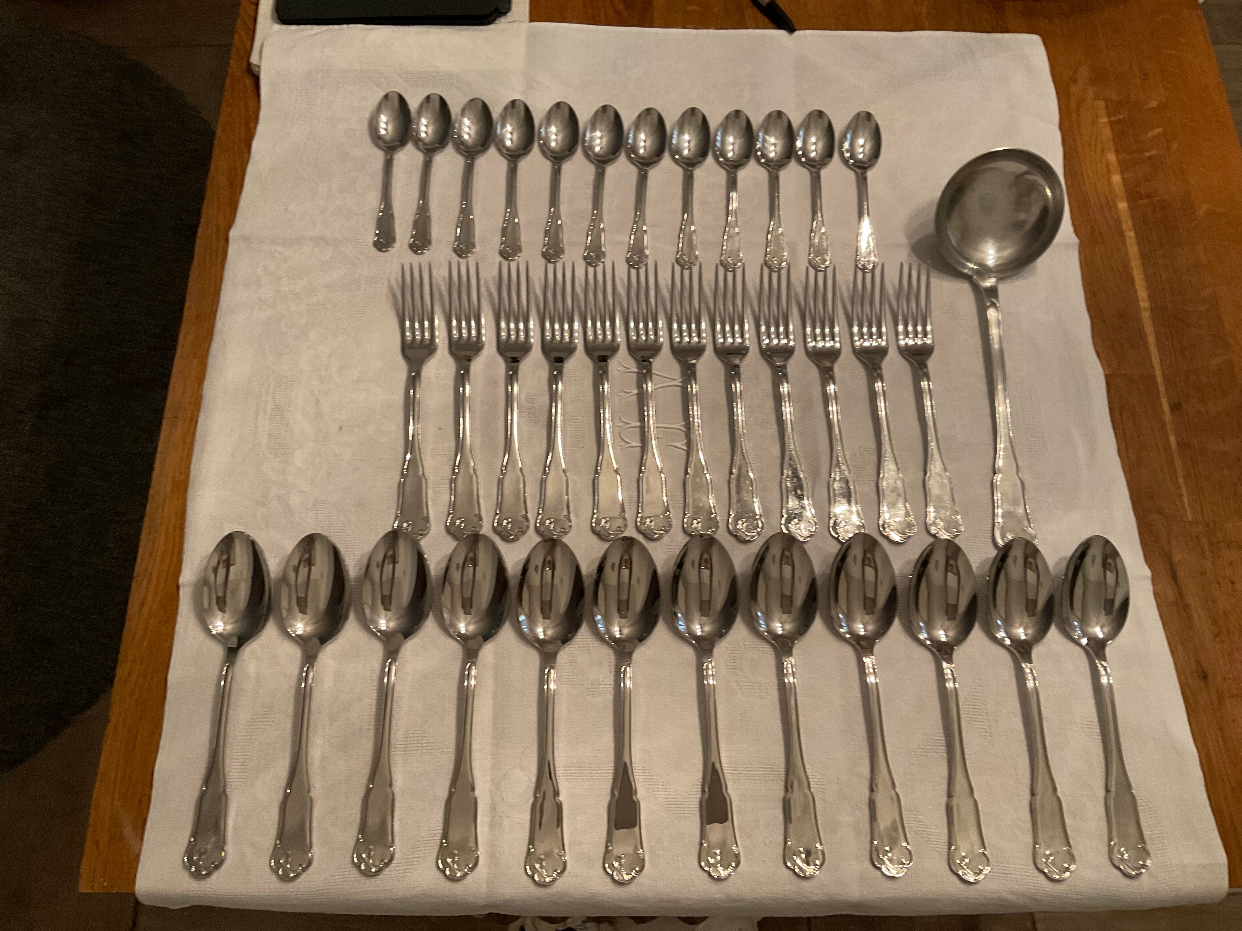 Stainless steel cutlerys et 37 pieces
