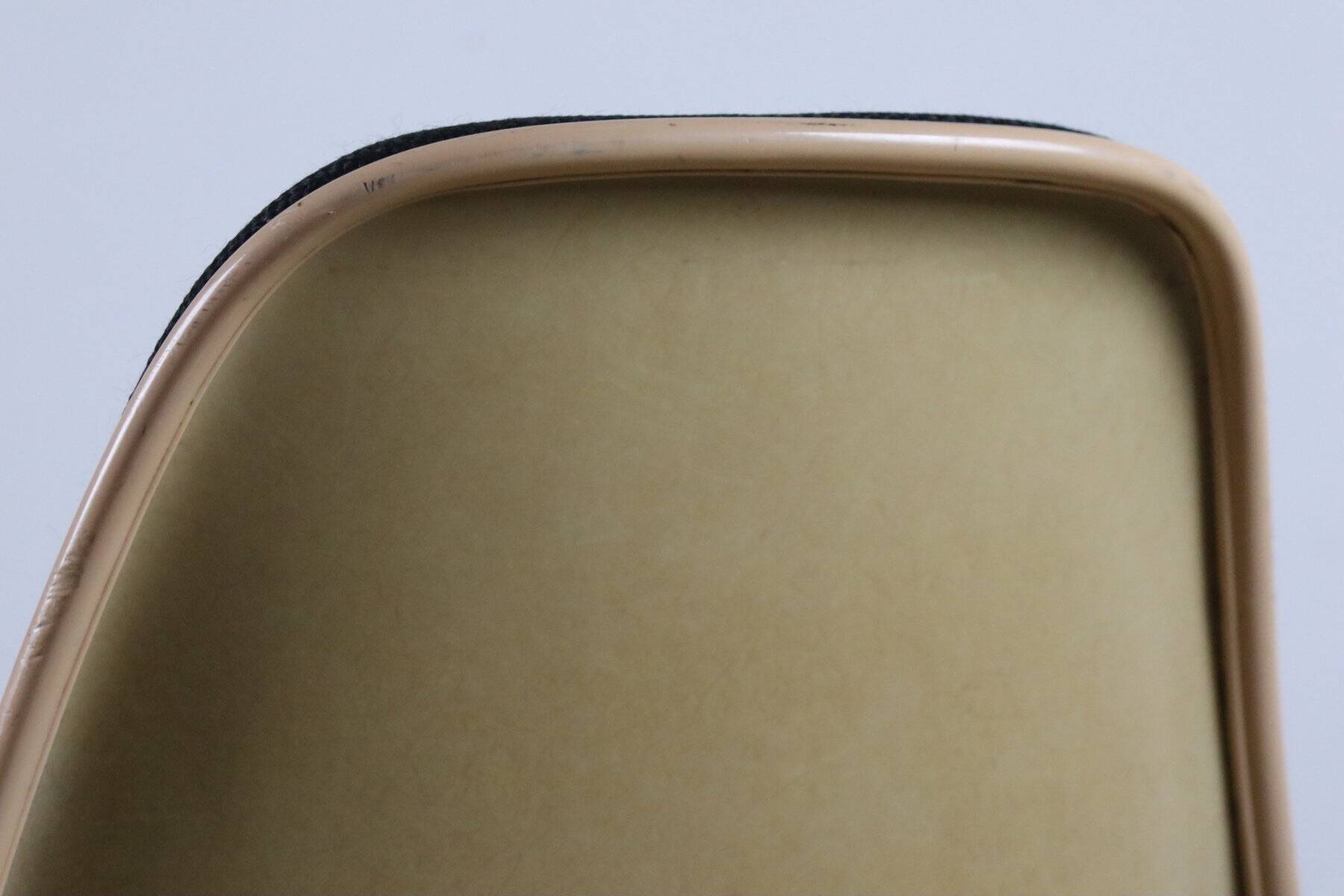 Chaise Eames Herman Miller - Fibre de verre pivotante réglable - 1960