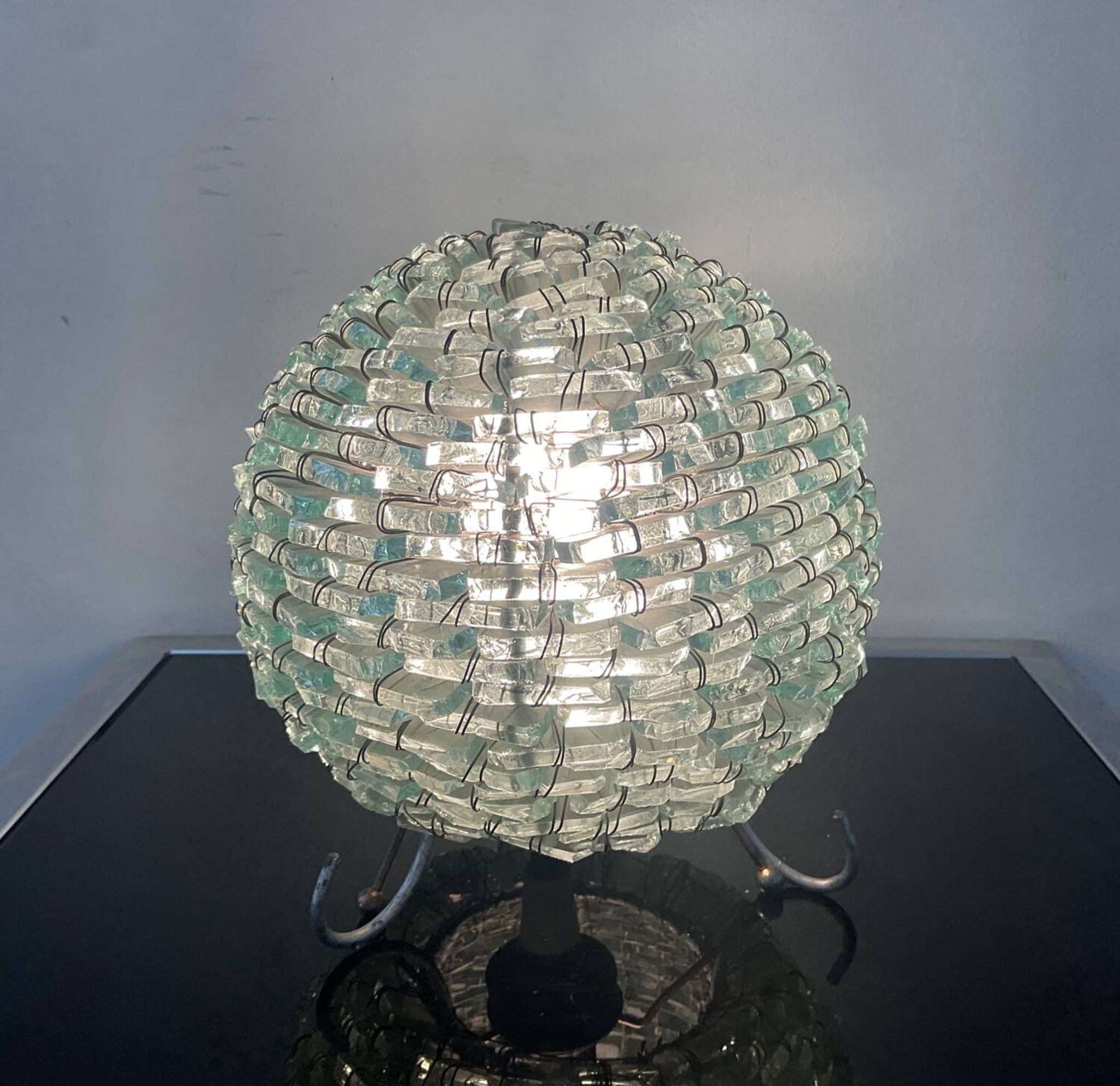 Lampe vintage boule en morceaux de verre assemblés années 70