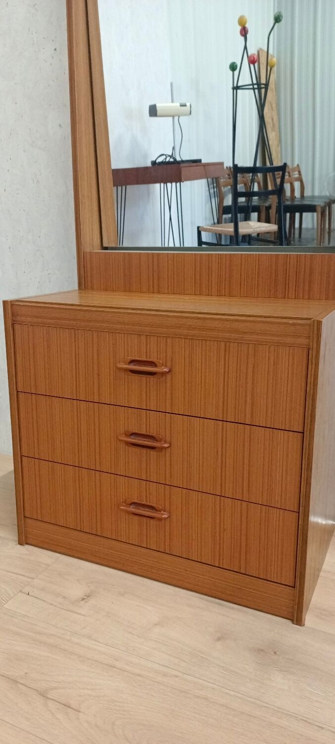 Hairdresser, chest of drawers, 1960