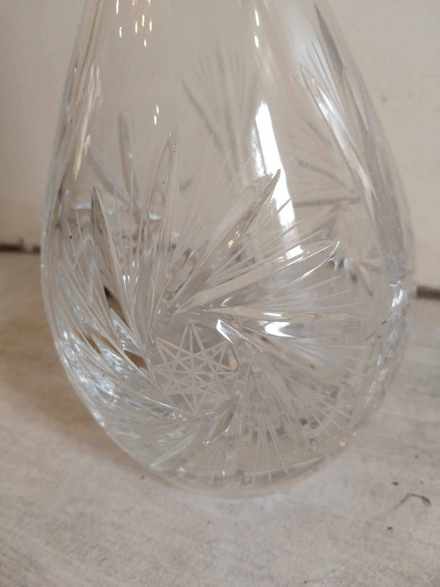 Cut crystal carafe with original stopper