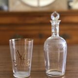 Carafe and crystal monogram communicating glass 'm'