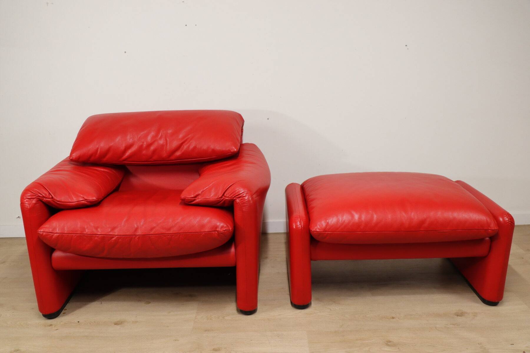 Maralunga armchair and ottoman by Vico Magistretti for Cassina