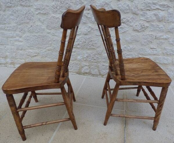 2 Chaises de style western dans leurs patines-Très bon état