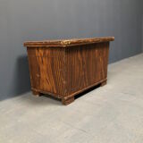 Popular art box with striped pattern