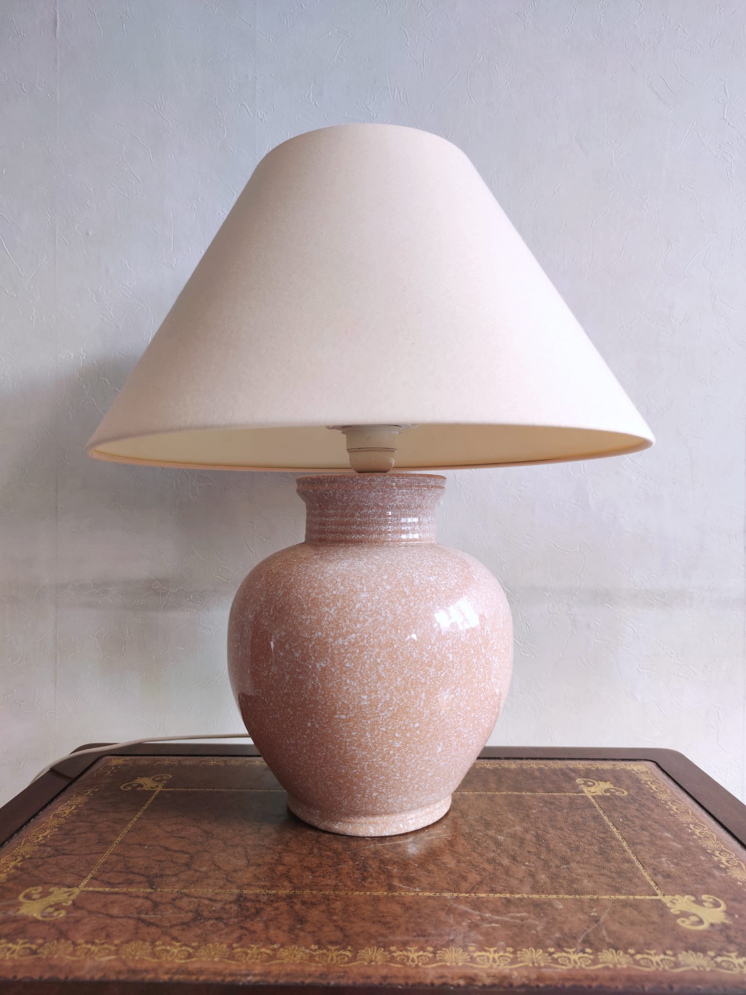 Pink ceramic ball lamp with lampshade
