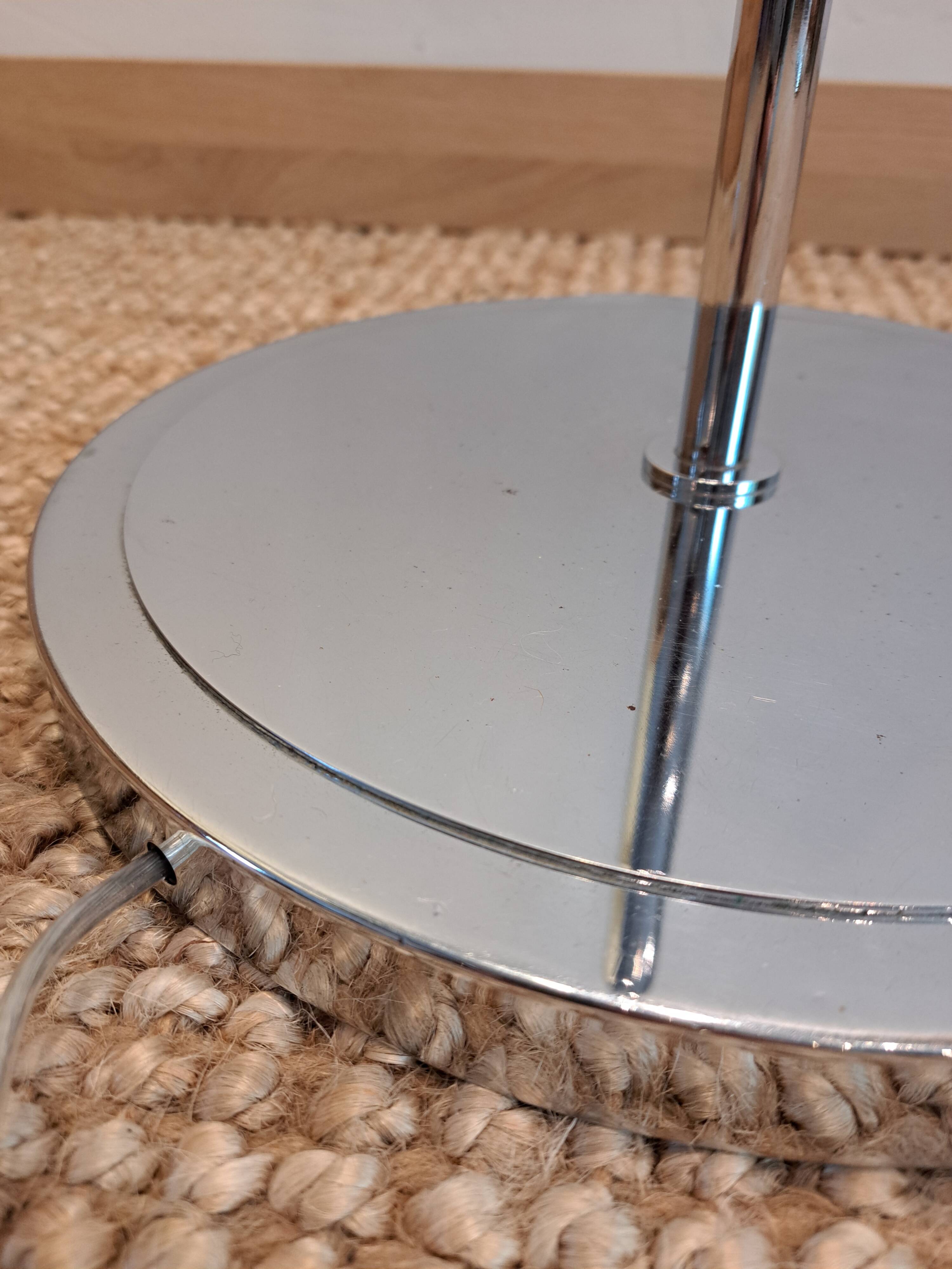 Chrome floor lamp from the 1970s.