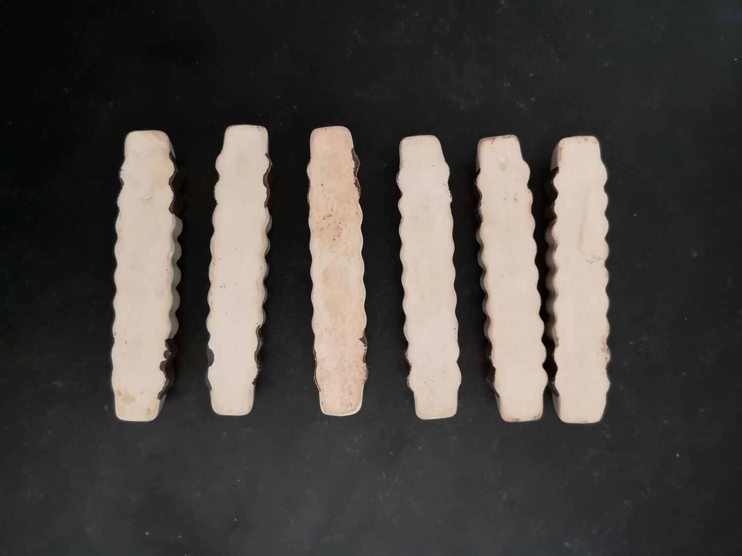 Set of 6 Art Deco knife holders in cream and gold earthenware