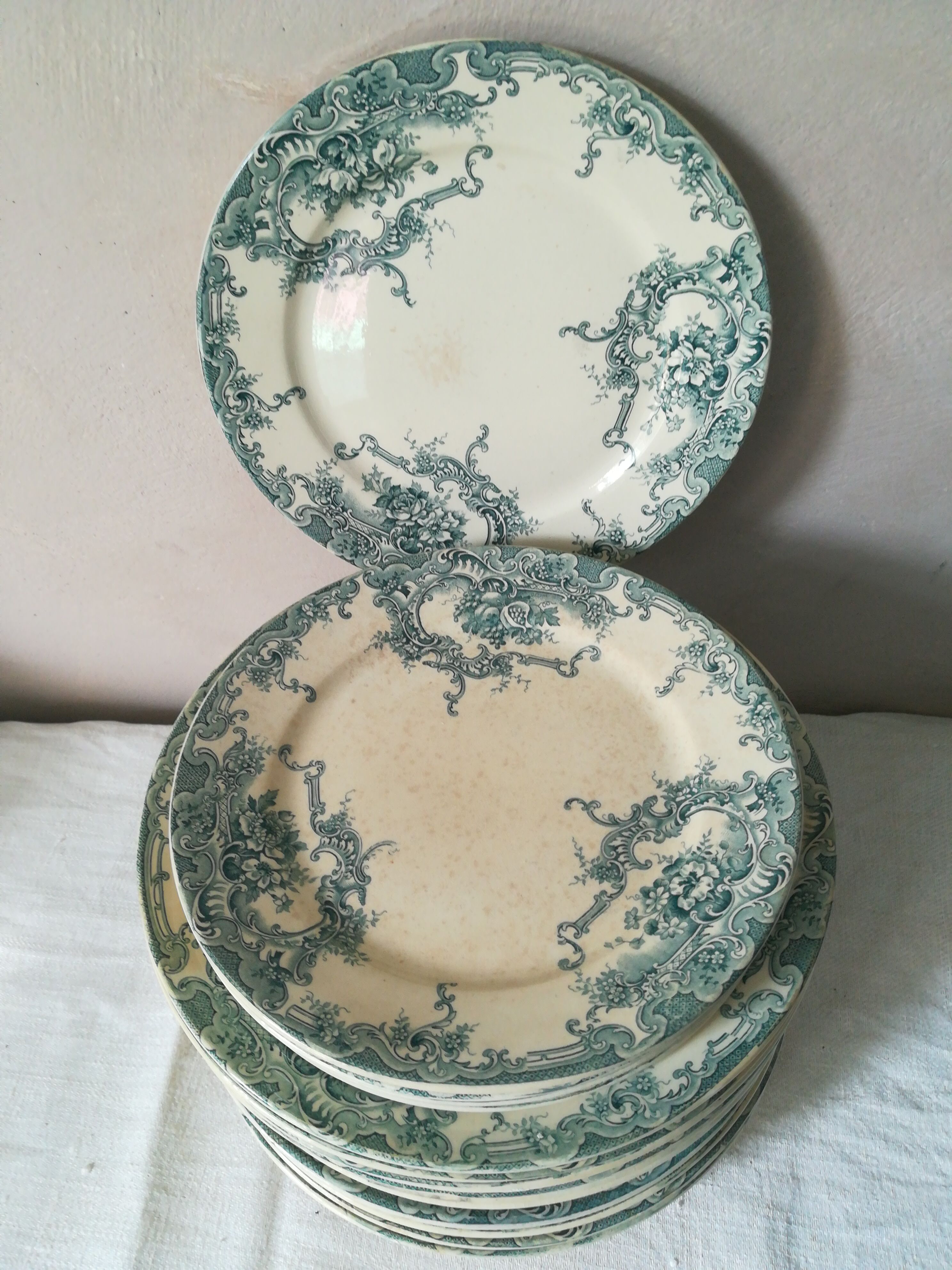 Ensemble d'assiettes terre de fer