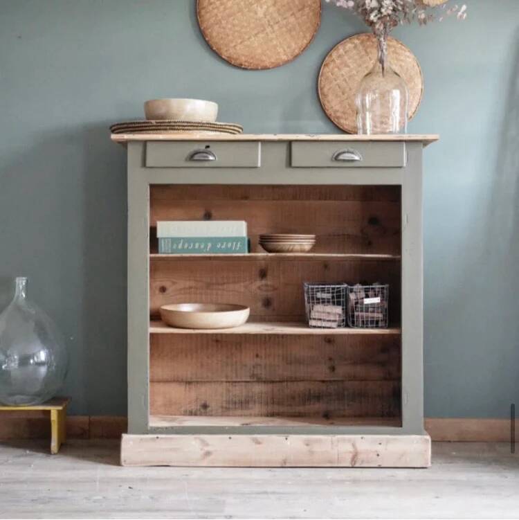 Parisian green museum buffet