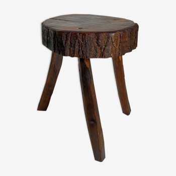 Tabouret tripode art-populaire en bois massif, pieds refendus