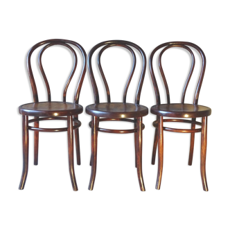 Suite de 3 chaises de bistrot de Mundus de 1910, assise en bois