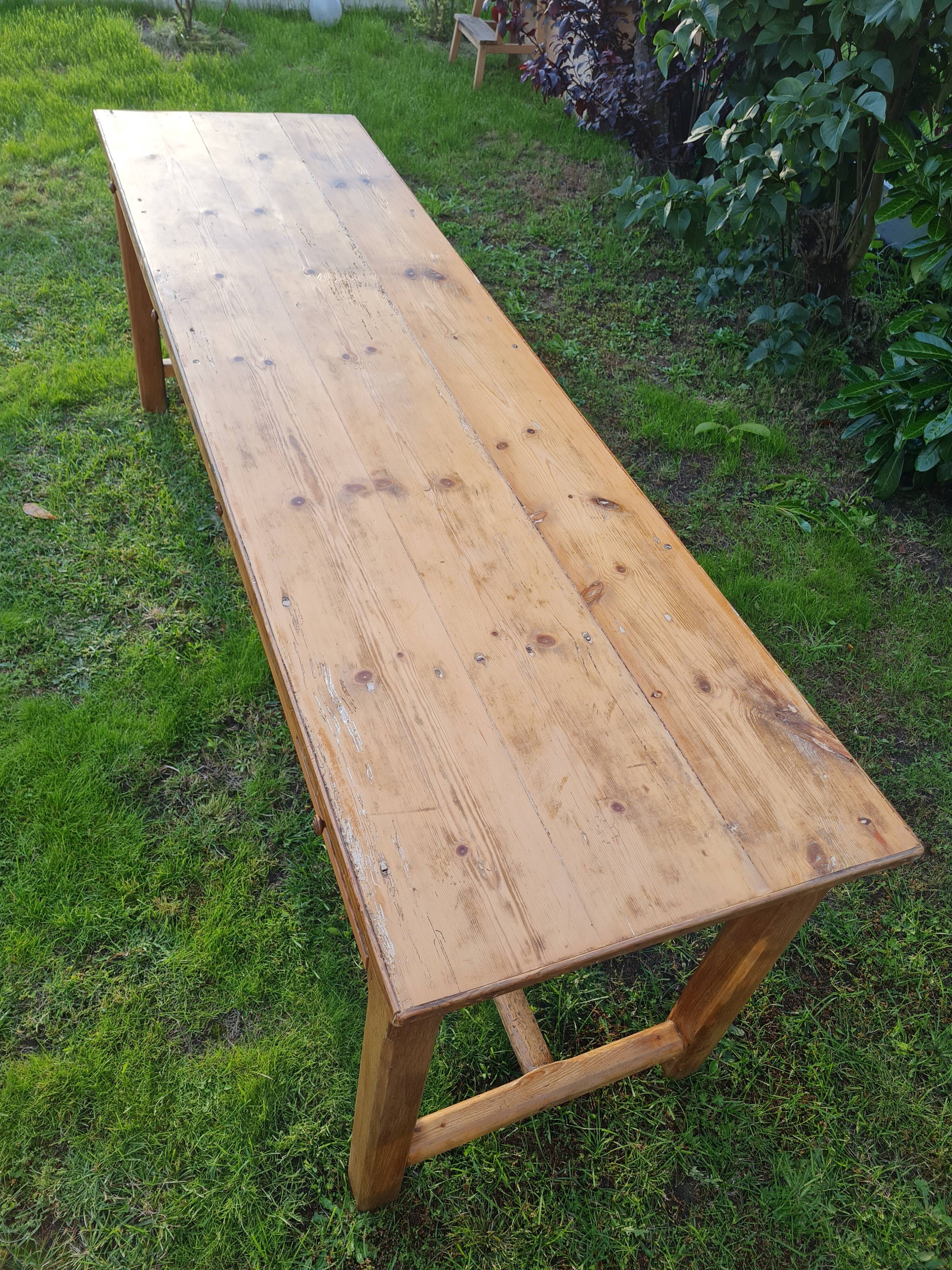 Farm table