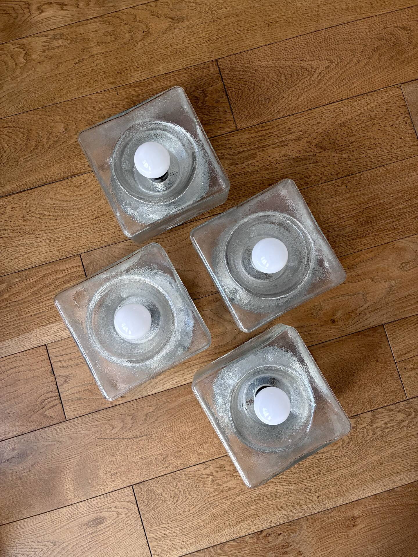 4 appliques "Ice cube" en verre 1970
