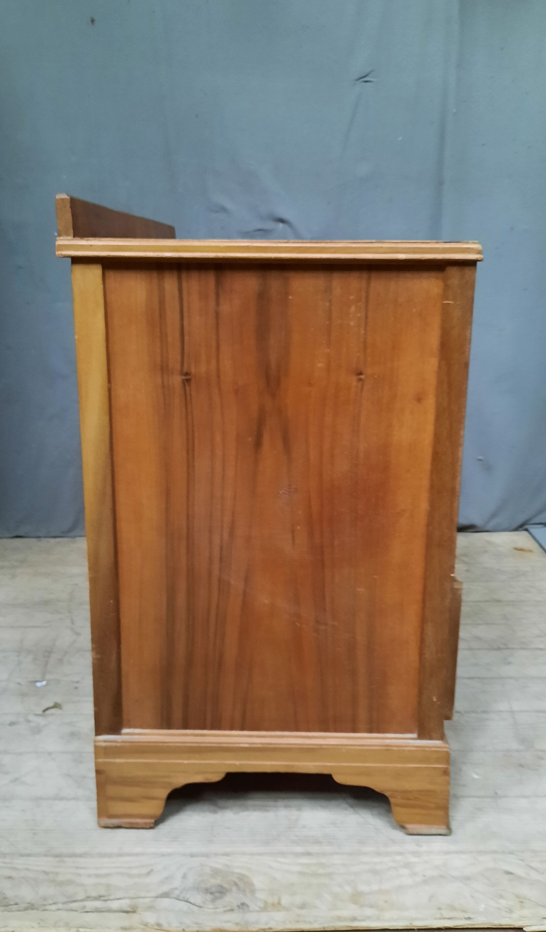 Commode vintage