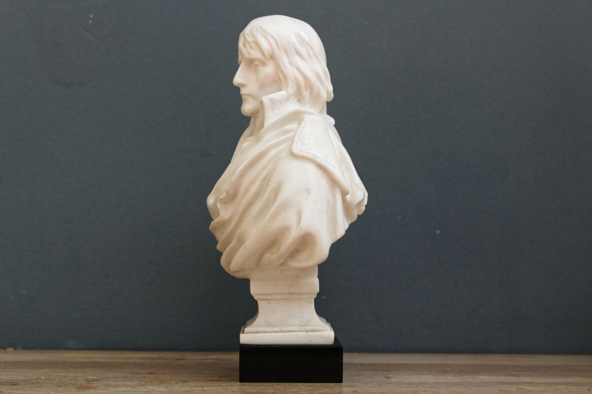 Bust Napoleon in alabaster