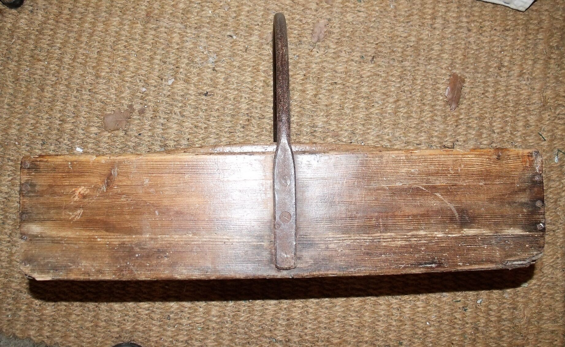 Former Bank tools DIY basket wood and iron