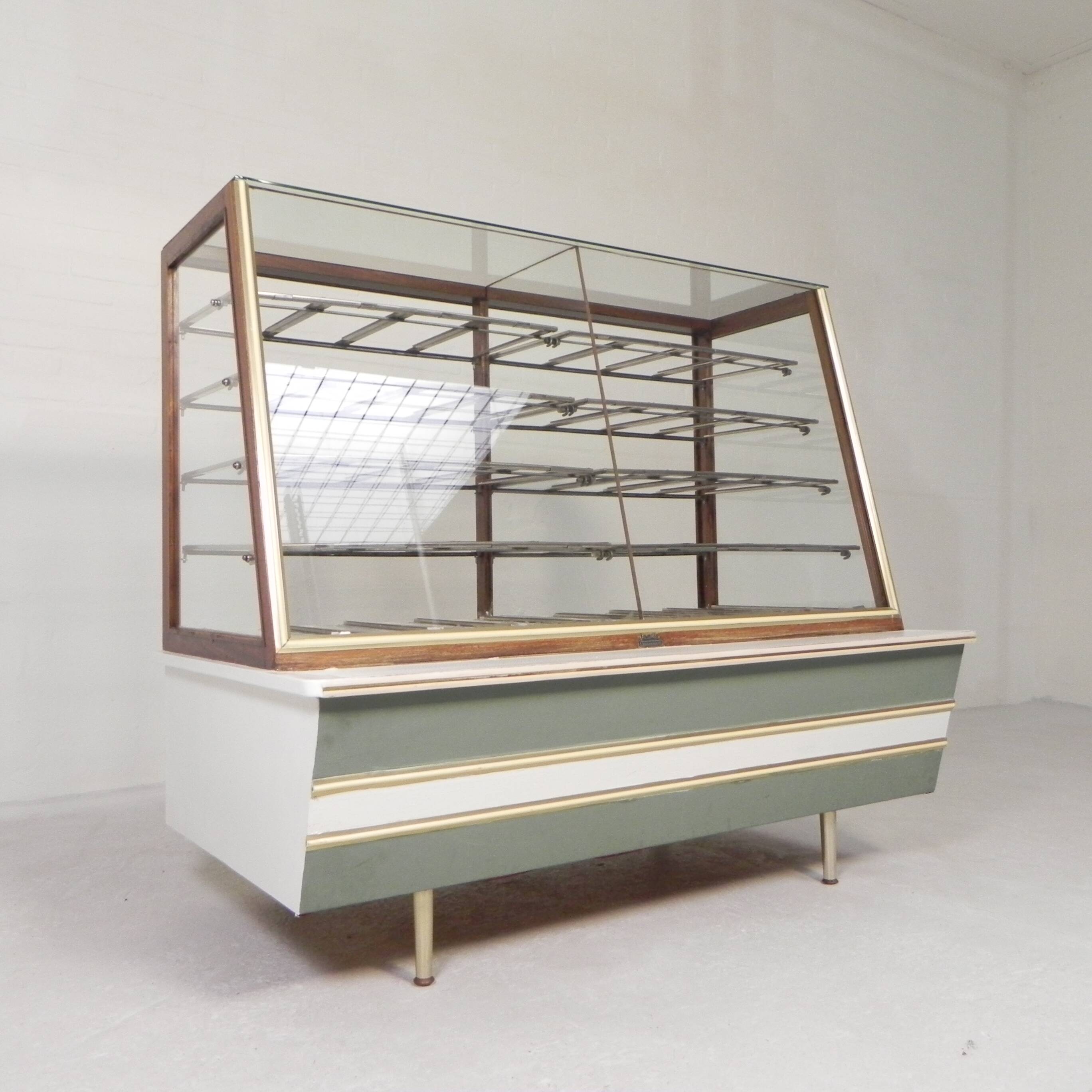 Bakery display case, Esme counter Groningen, 1950s