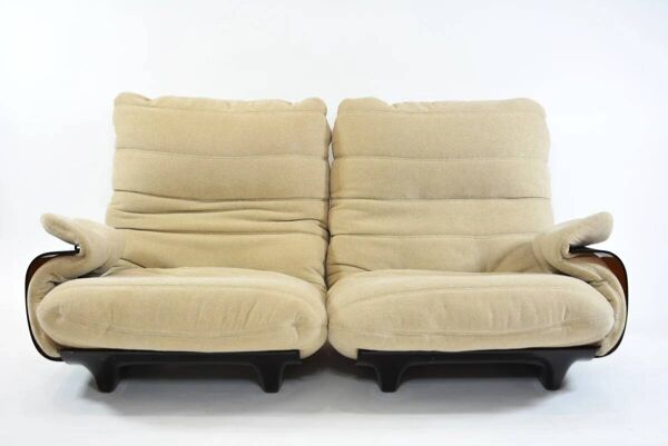 Fauteuil Marsala et son repose-pied Ligne Roset beige clair