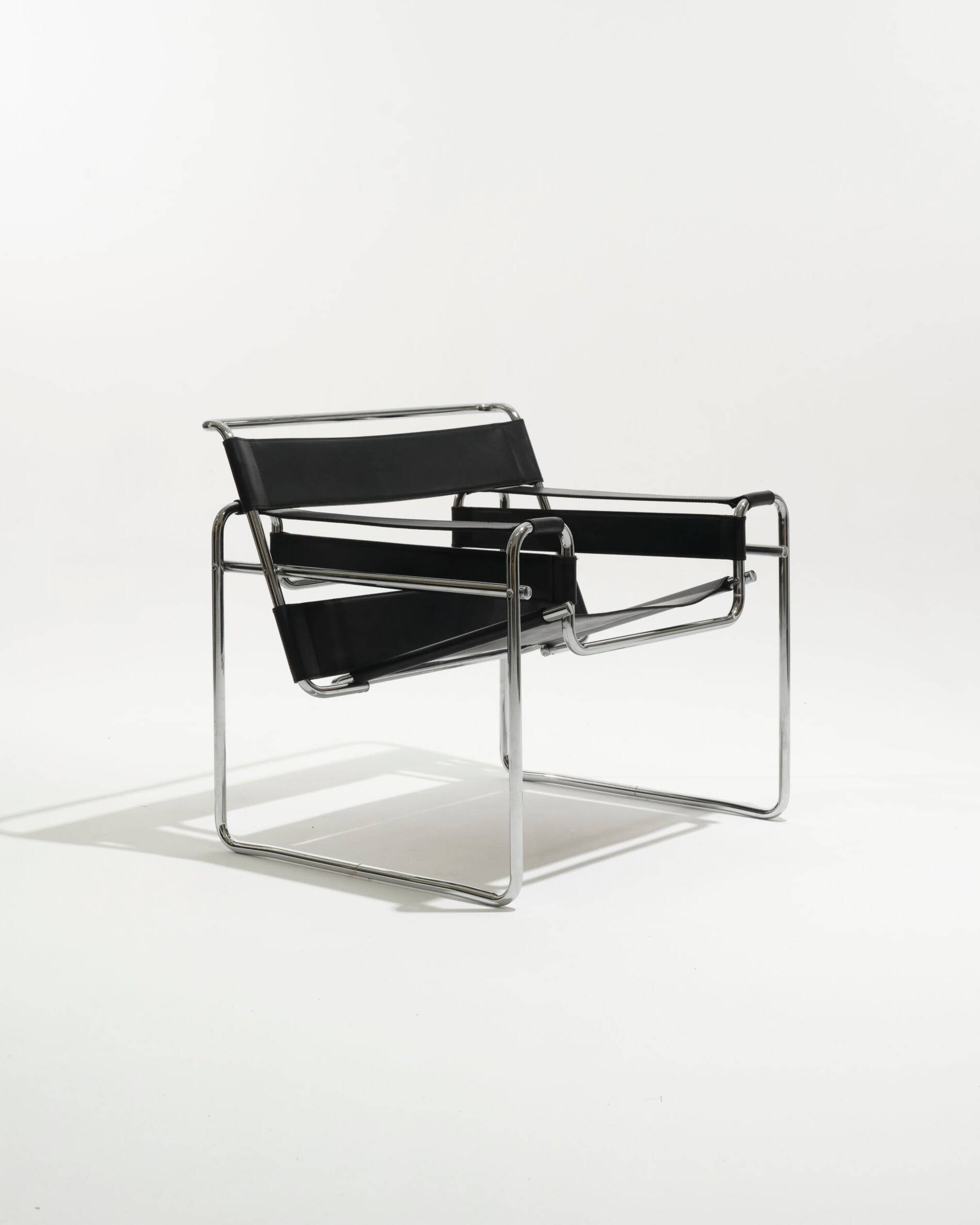 Wassily armchair in black leather, marcel breuer, 2000s