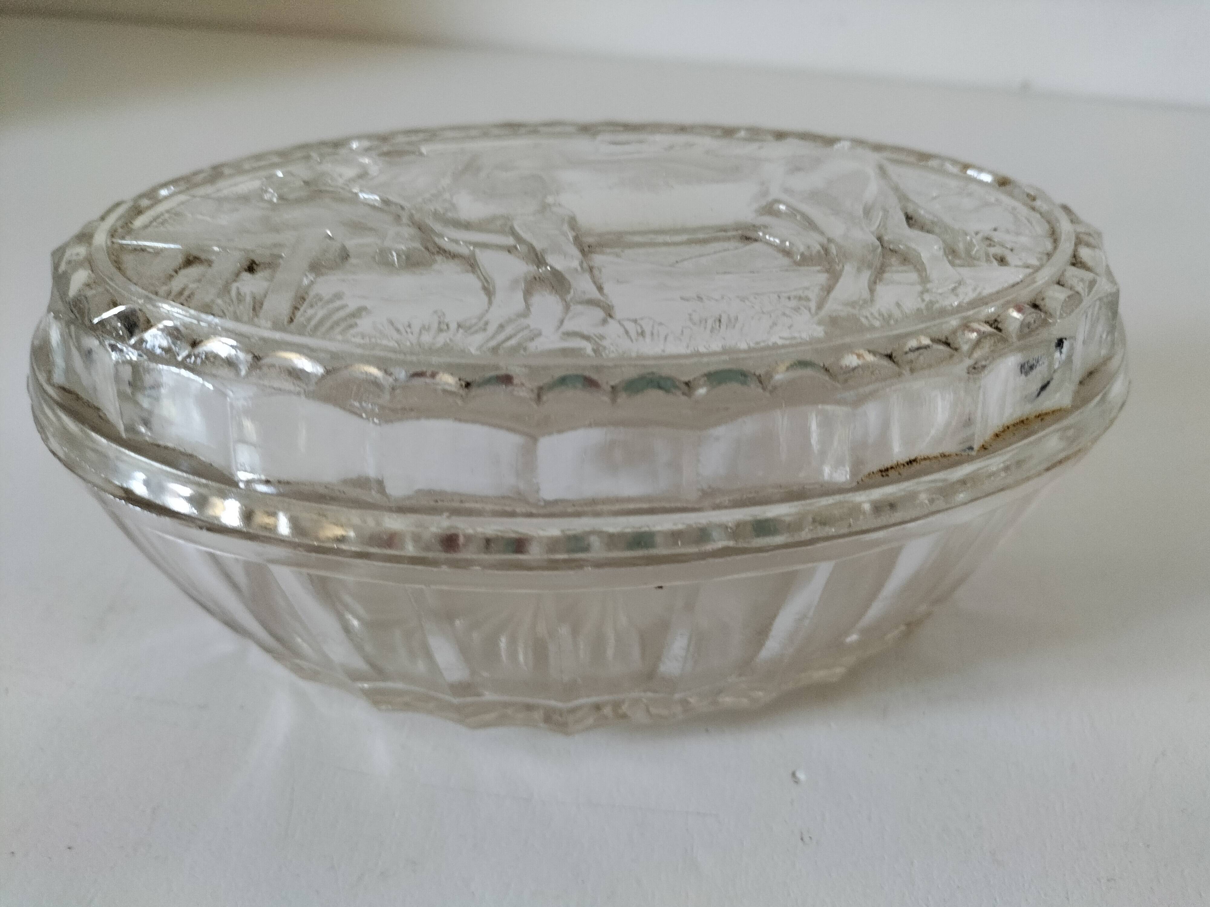 Beurrier vintage en verre pressé décor vache
